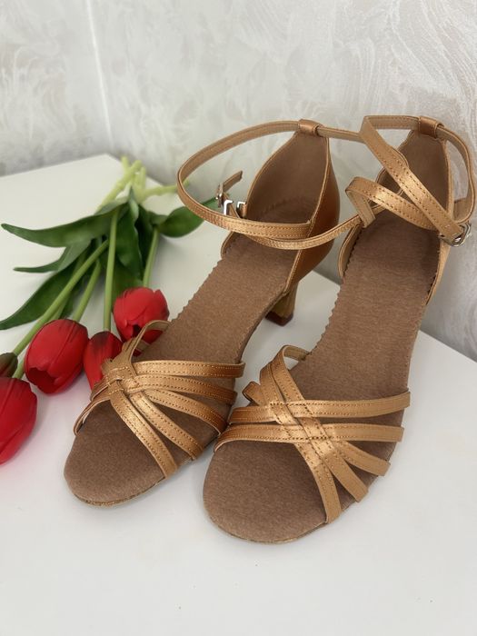 Туфлі танцювальні латина