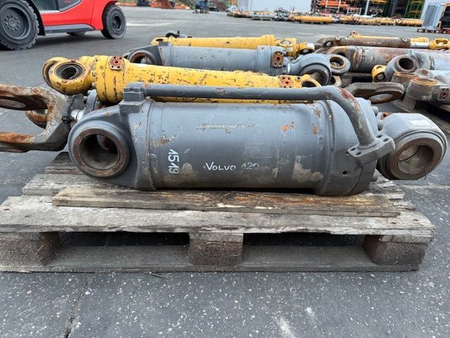 volvo l 220 e komplet siłowników hydraulicznych