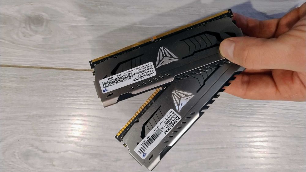 Комплект пам'яті DDR4 16GB (2x8GB) Patriot Viper Steel 3000MHz
