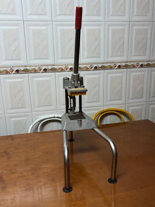 Fritadeira industrial e cortador batatas