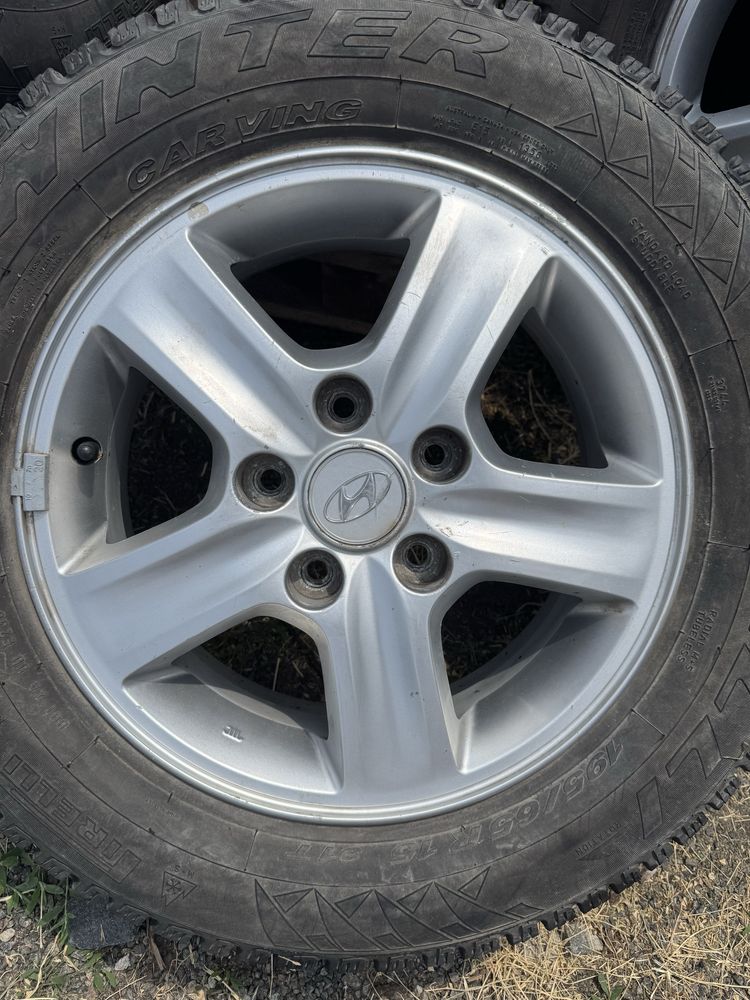 Комплект литые диски оригинал r15 5/114.3 Hundai