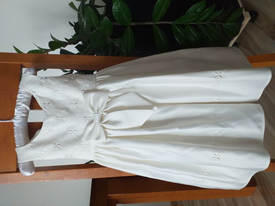 Piękna suknia wesele/komunia/chrzciny/bal na 5 lat kremowa/biała z USA