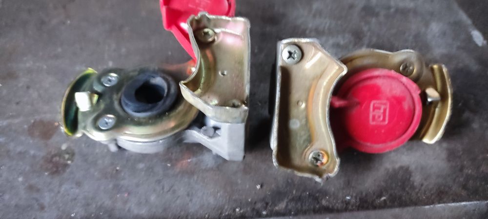 Головка соединительная пневмо тормозов