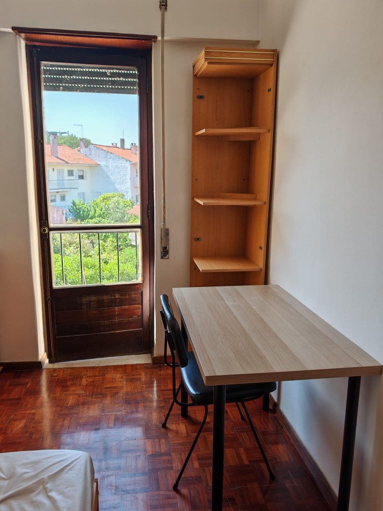 Quarto para casal em Carcavelos