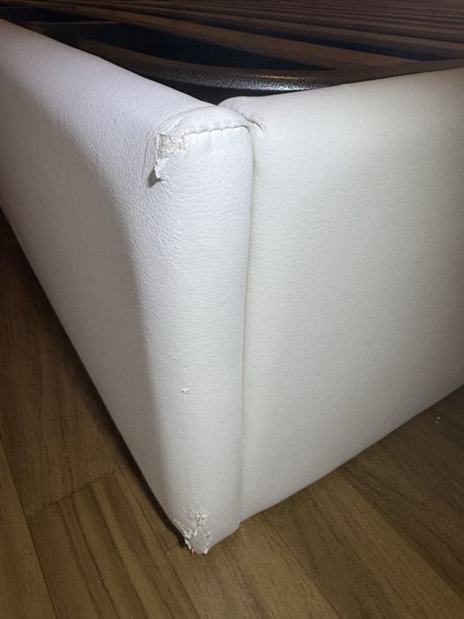 Cama Estofada + Estrado - 190x140