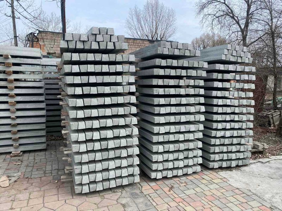 Столбики виноградные бетонные