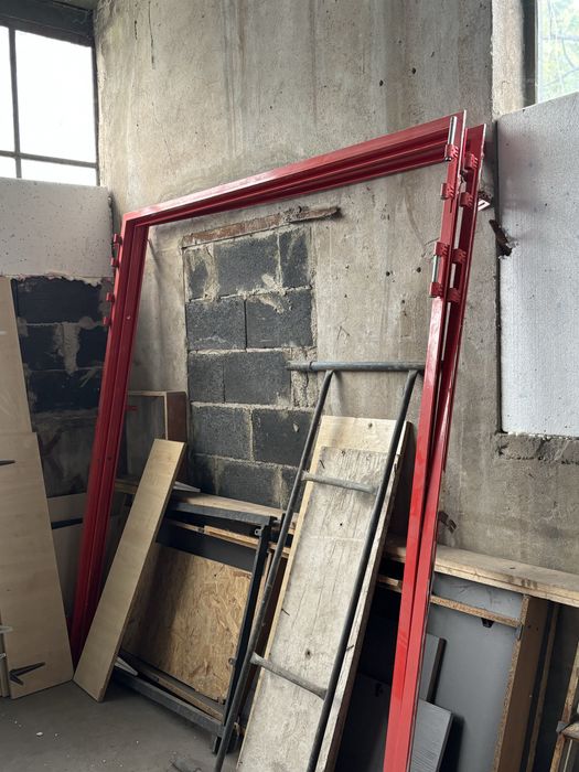 Dzrzwi, Brama PPOŻ z ościeżnicą