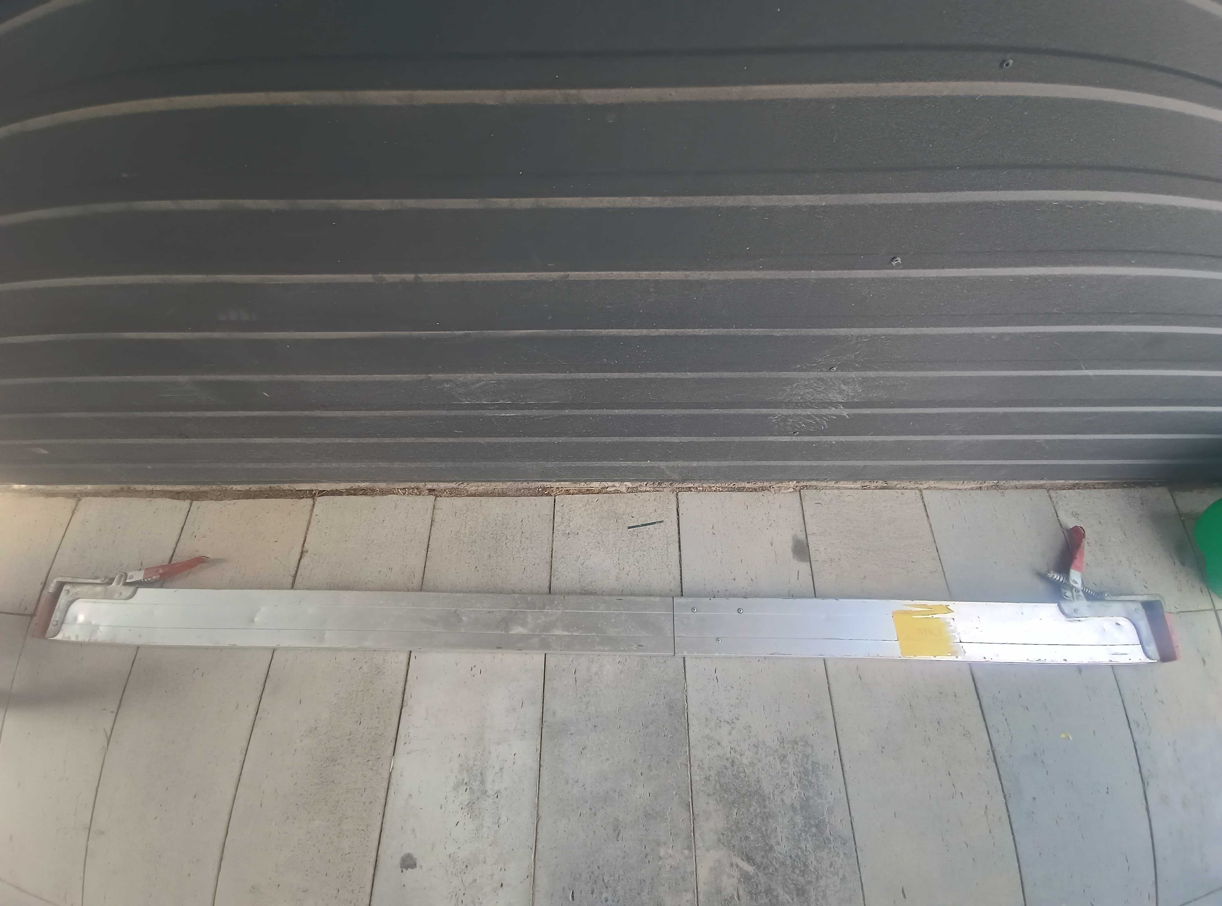 Belka listwa rozporowa TIR BUs