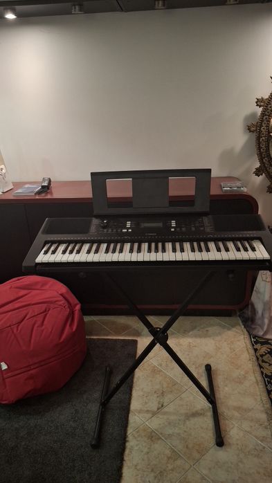Piano elétrico Yamaha psr E363
