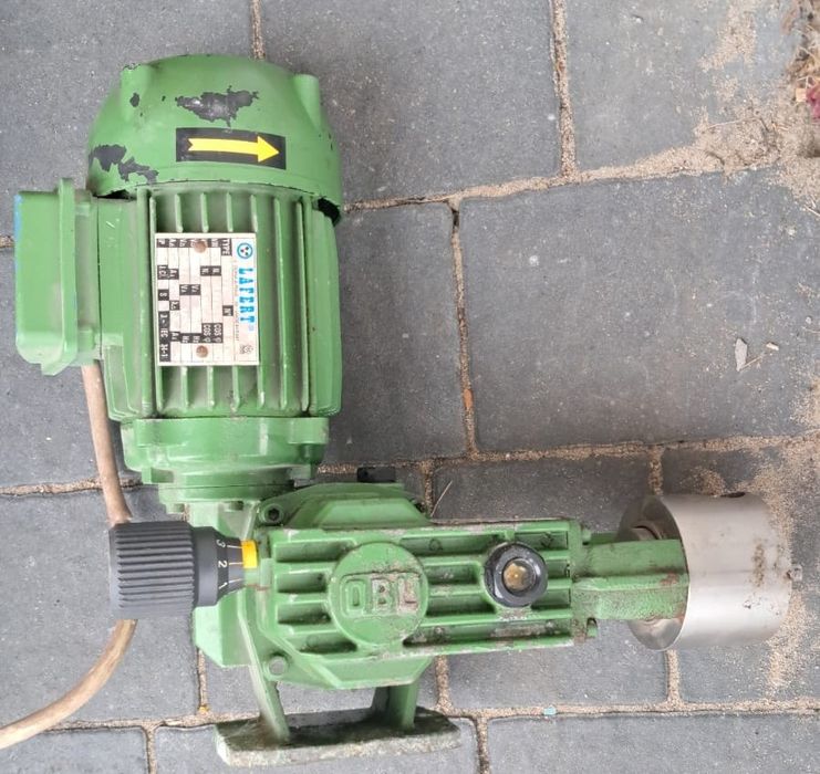 Pompa tłokowa do cieczy  silnik elektryczny 3 fazowy