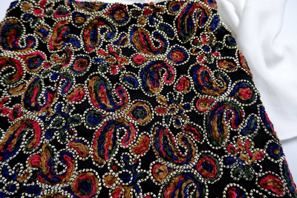 Юбка короткая ZARA с вышивкой desigual рисунком шикарная летняя