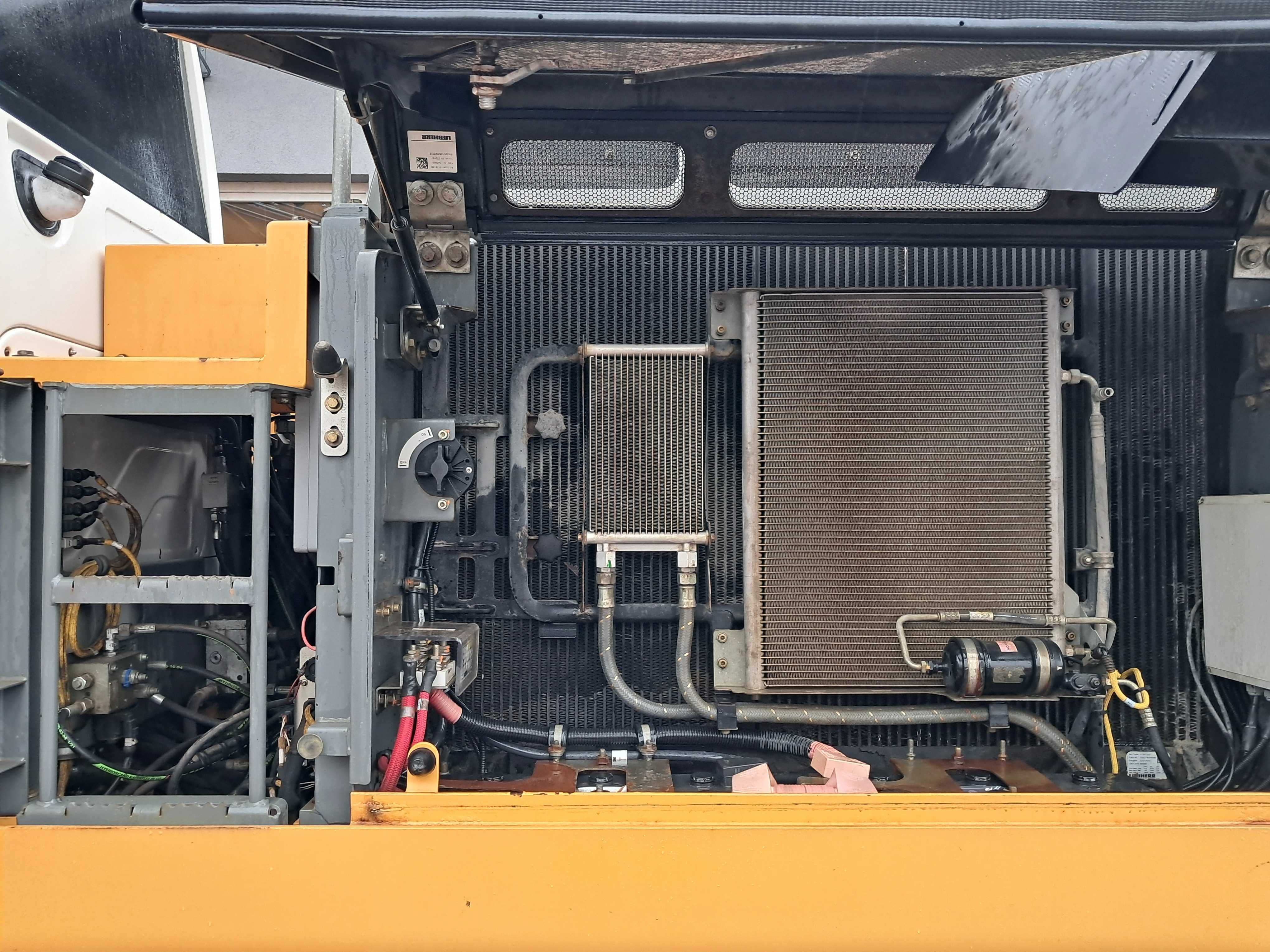LIEBHERR R926 WLC Rototilt GPS 3D Engcon Szczypce Novatron Długie Ram.
