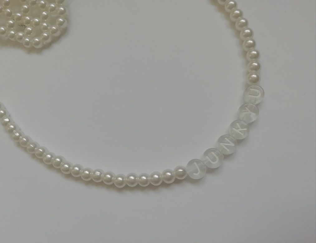 Naszyjnik perłowy z napisem lub bez