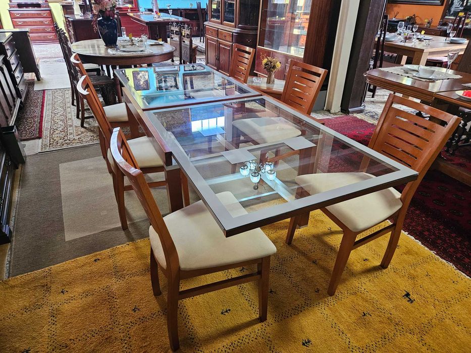 Mesa em madeira e vidro - Bom estado geral - Extensível - Só