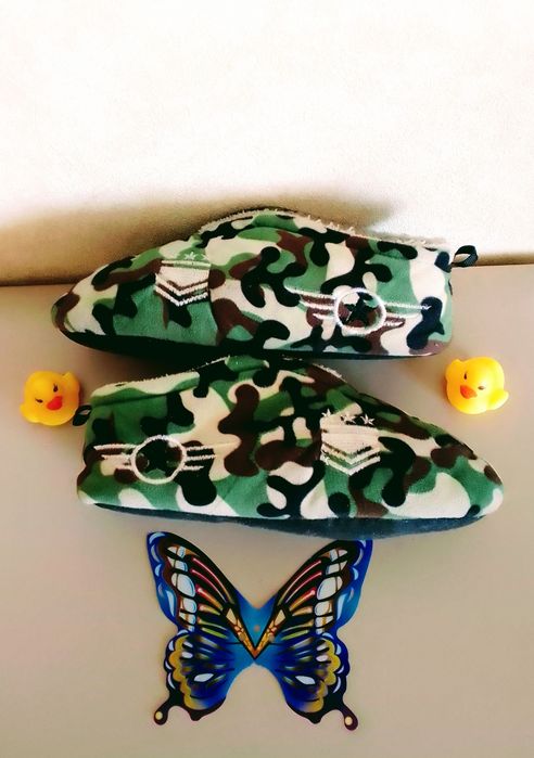 Свои фирменные теплые тапочки MILITARY. Made in Turkey. Размер 31.