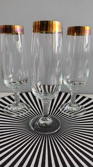 Kieliszki do szampana PRL