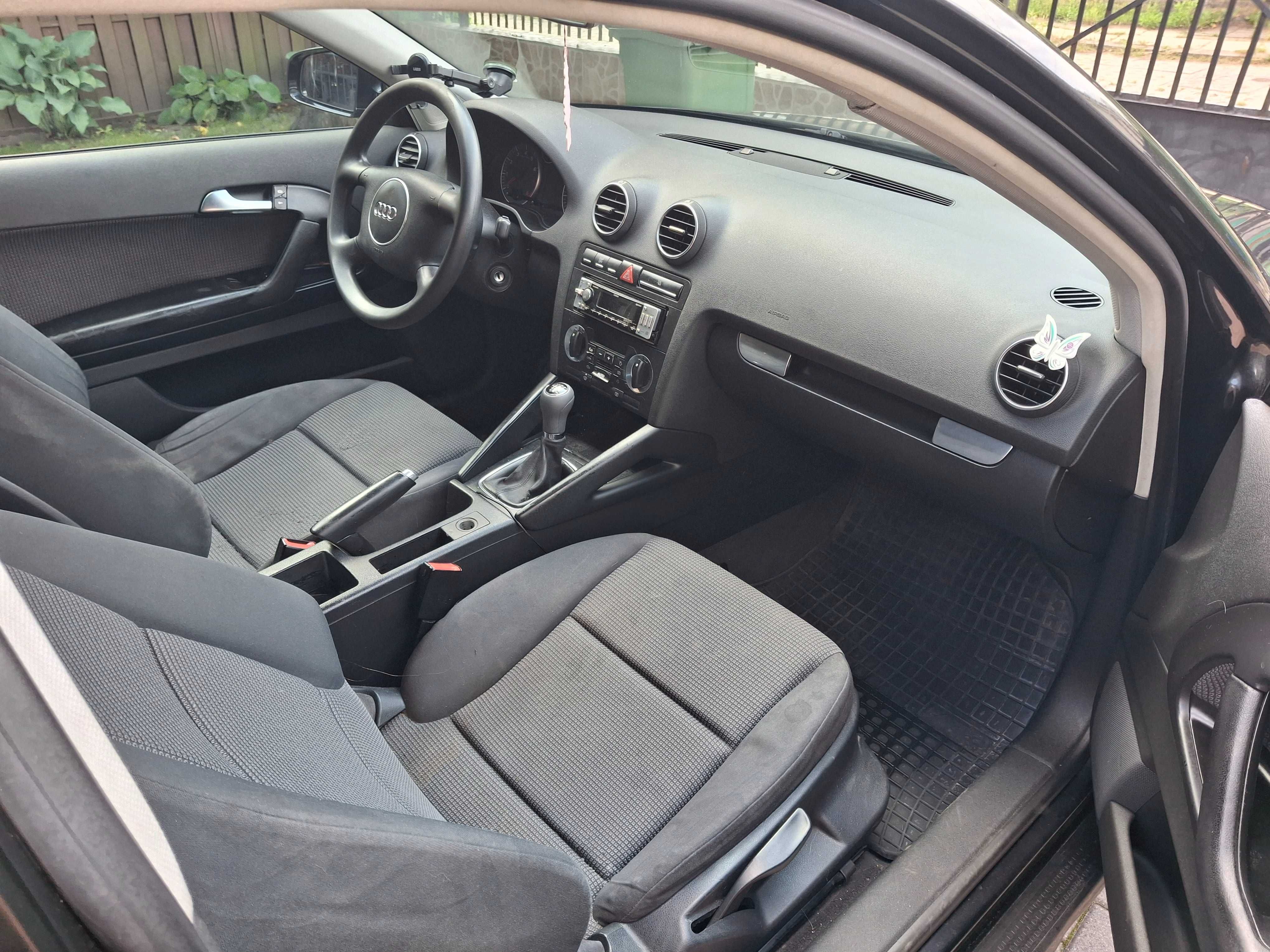 Audi A3.  1.6 z gazem 2003rok dobry stan . Długie opłaty