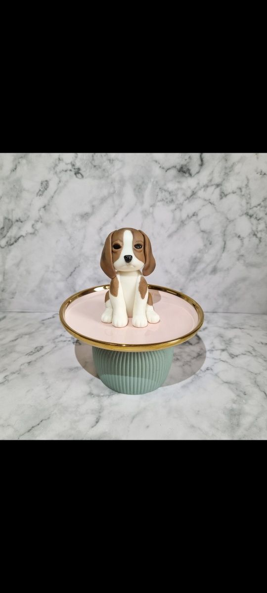 Pies piesek beagle z masy cukrowej na tort