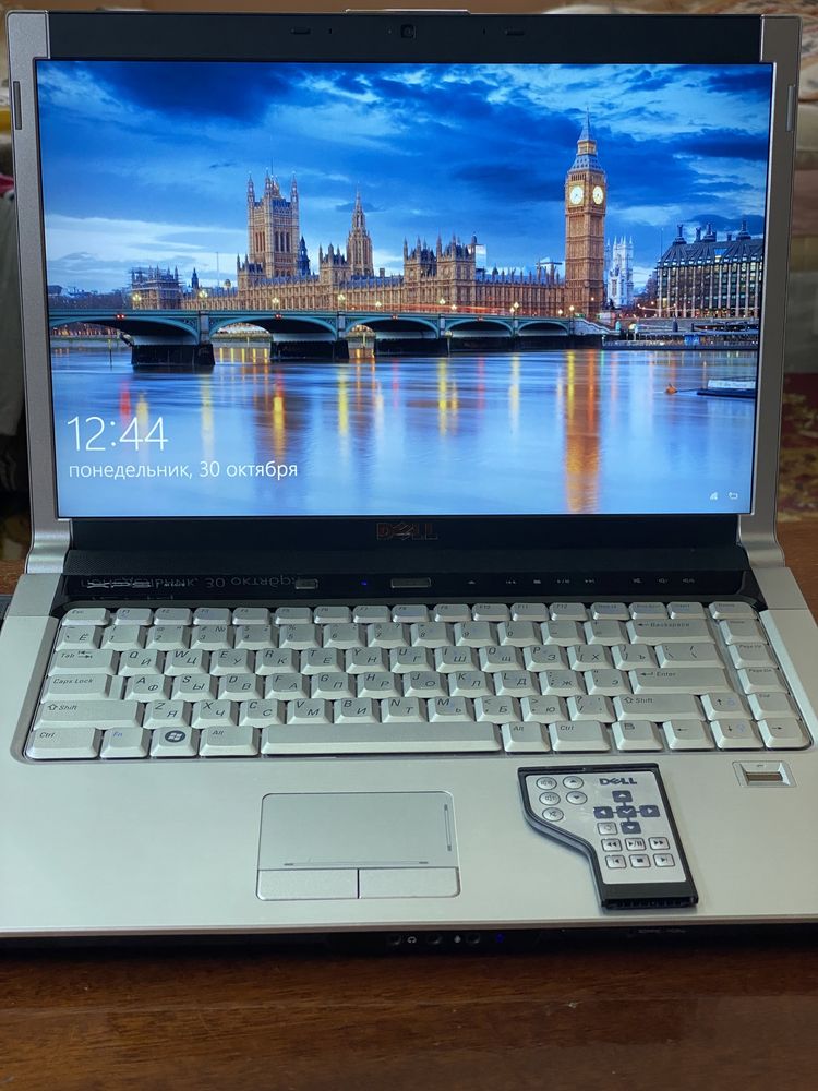 Dell XPS M 1530 ; 500GB; 4 GB; 15.4 WUXGA 1920x1200,C 2 Duo T8300, 2.4