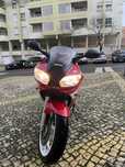 - Yamaha YZF R6 -