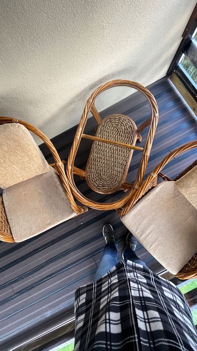 Meble ogrodowe z ratanu wygodny zestaw