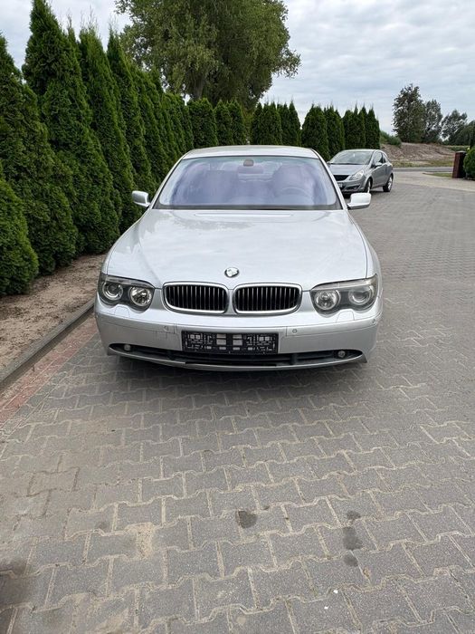 BMW 745 I benzyna