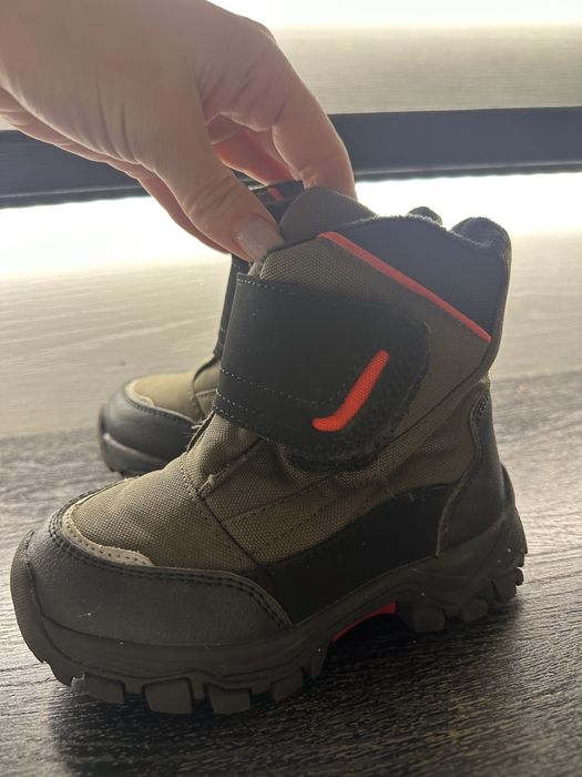 Взуття черевики чоботи на хлопчика