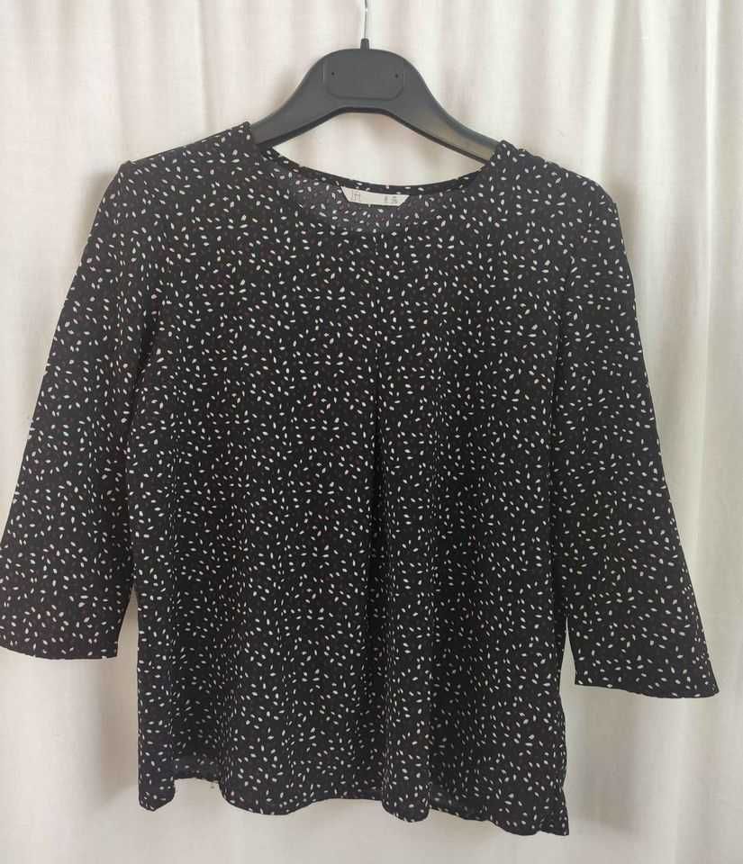 Tops curtos e top-blusa