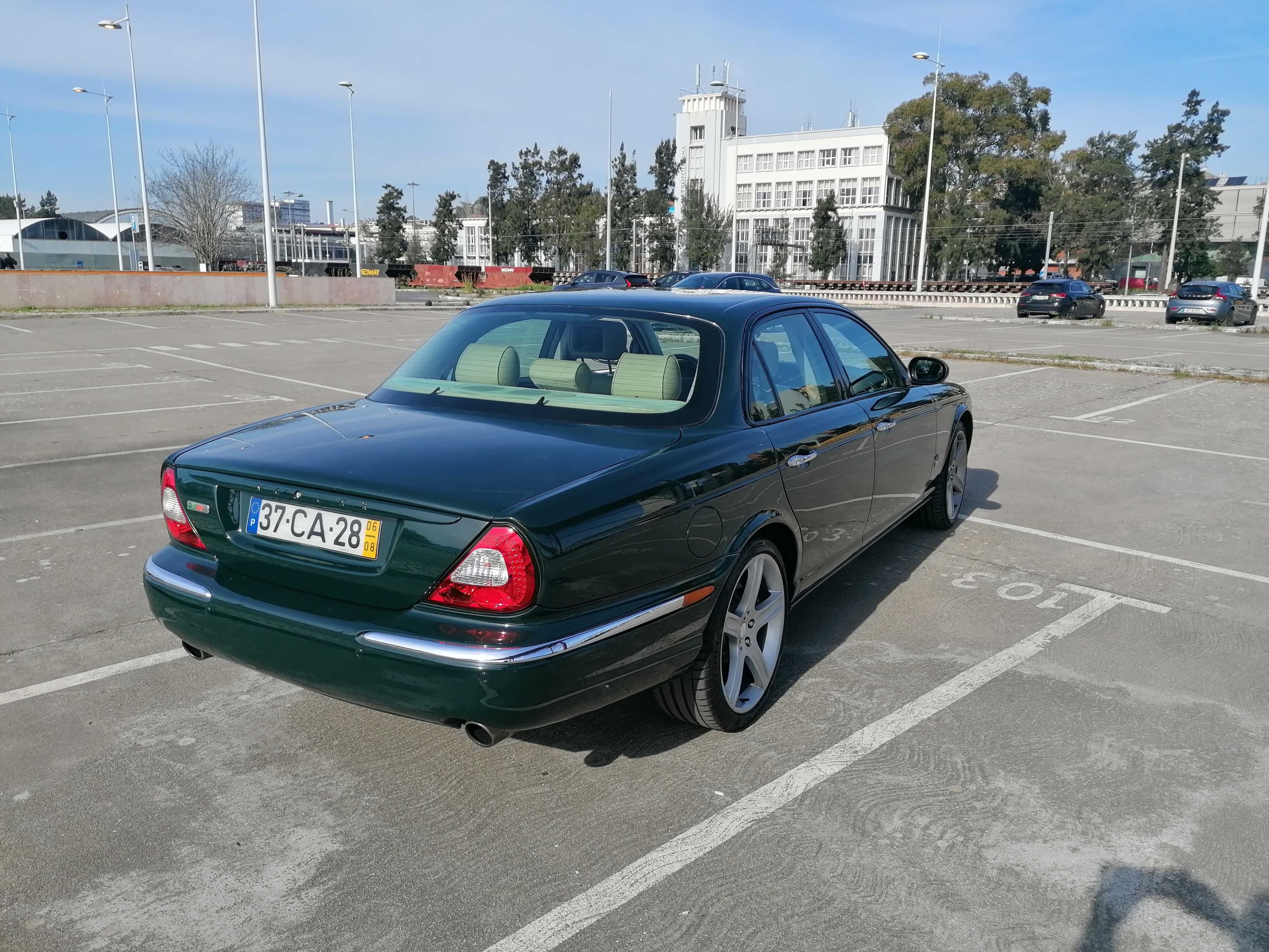 Jaguar XJ 4.2 versão R SuperCharged