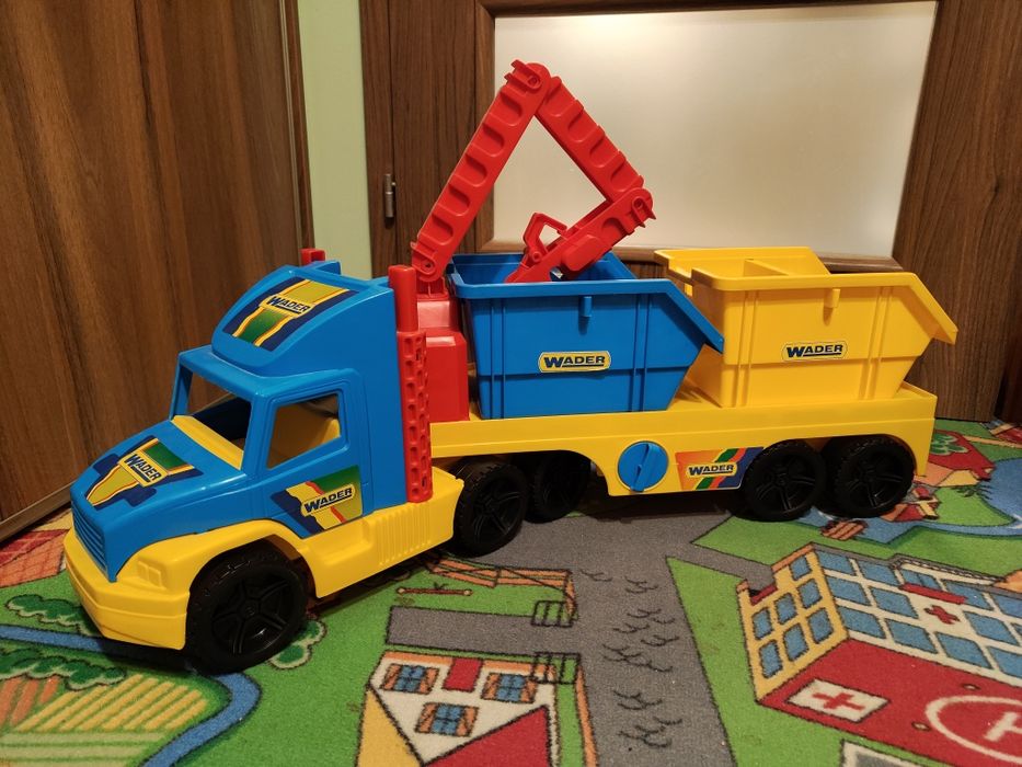 Wader śmieciarka betoniarka naczepa