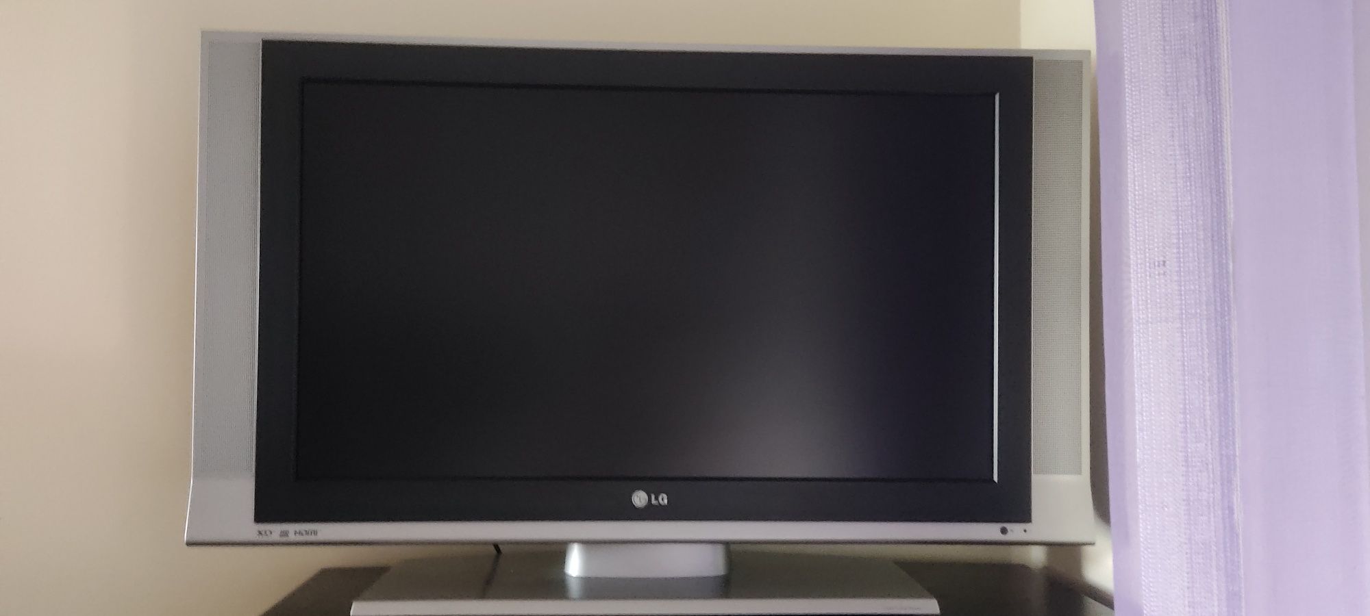 Vendo Televisão LG