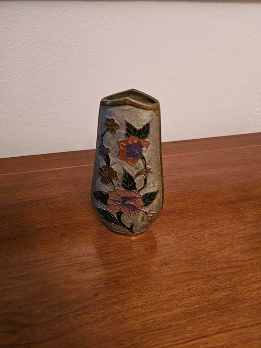 Pequeno vaso cloisonné em latão e esmalte – arte oriental decorativa