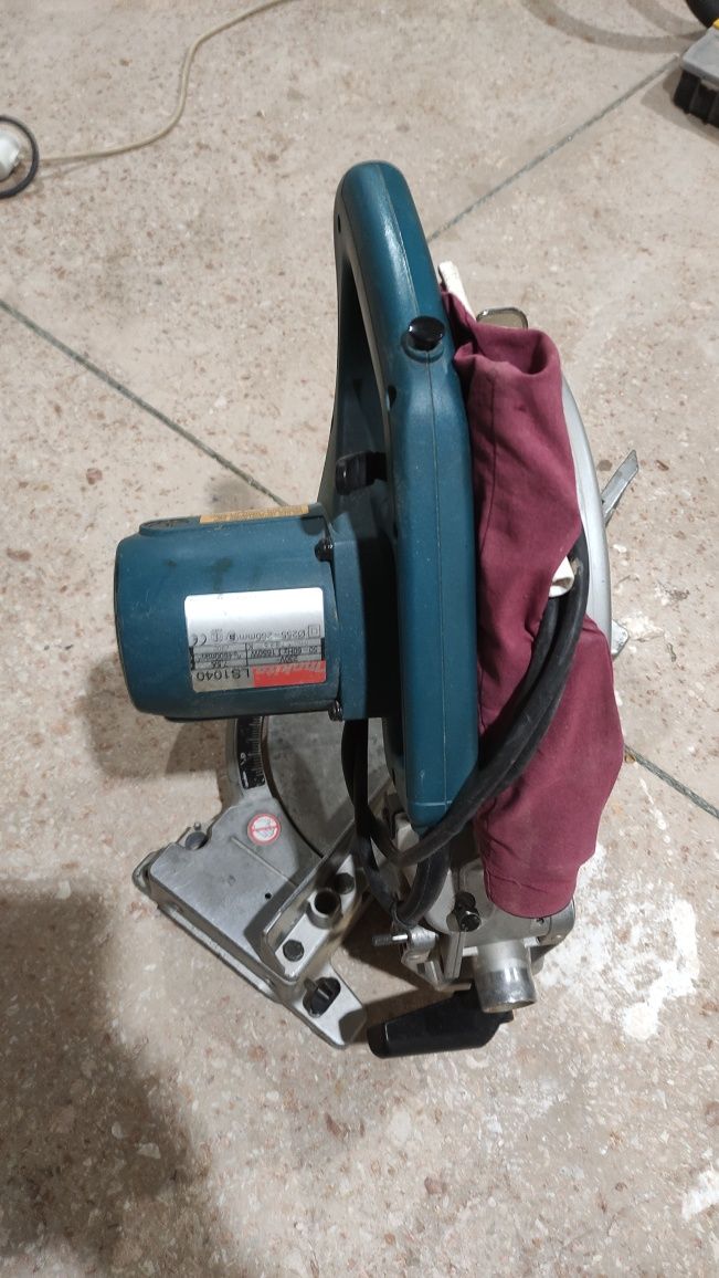 Makita LS1040 пила торцовочная