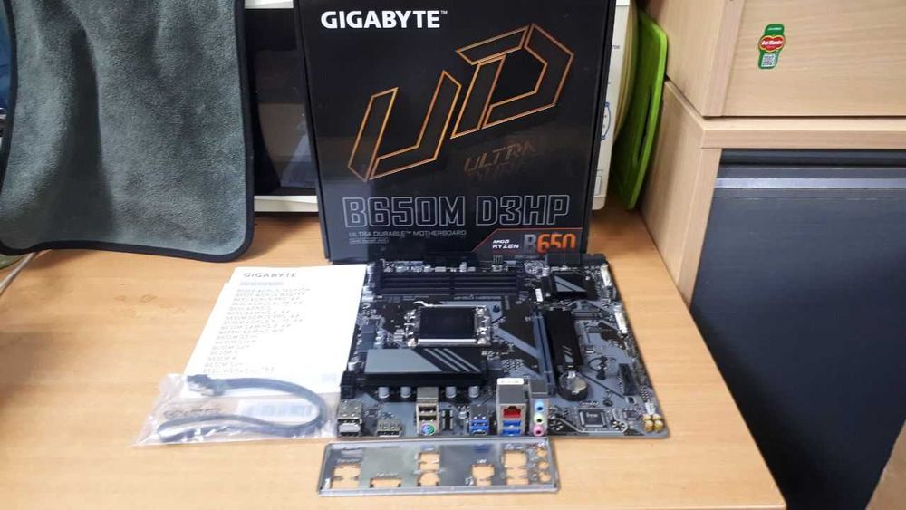 Материнська плата Gigabyte B650M D3HP