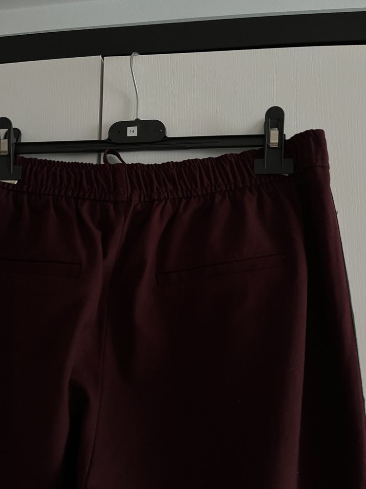 Spodnie bordowe bershka M/38 !!