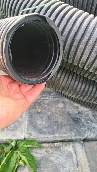 Труба гофрірована  д.110/90 з протяжкоюяжкоюю.