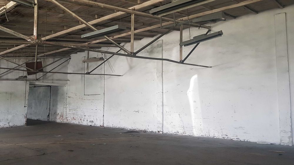 Sprzedam halę 2500 m2 wraz z działką 0,6ha