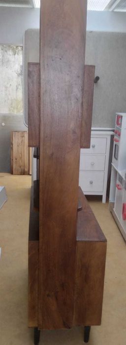 Móvel madeira castanho