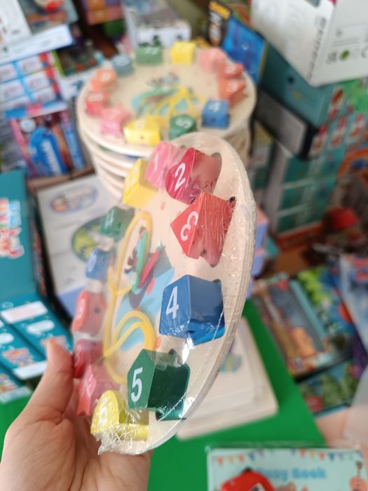 Дерев'яний годинник 2 в 1 сортер шнурівка шнуровка геометричні фігури