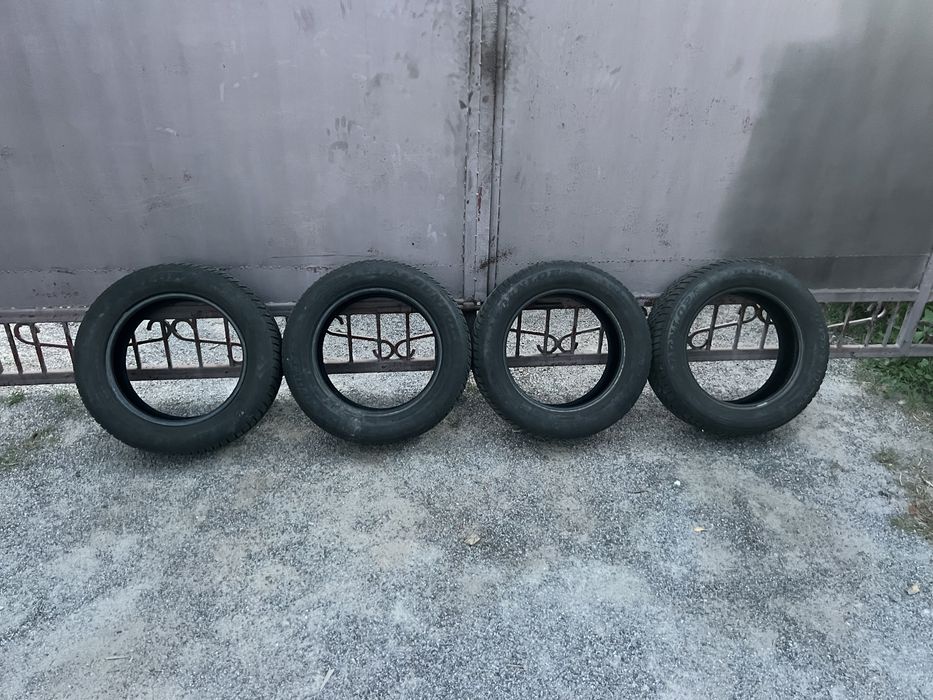 Продам зимові колеса шини резина 205 60 16 Dunlop