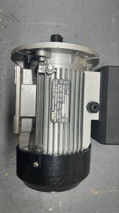 Продам електродвигун 1ф асинхронний