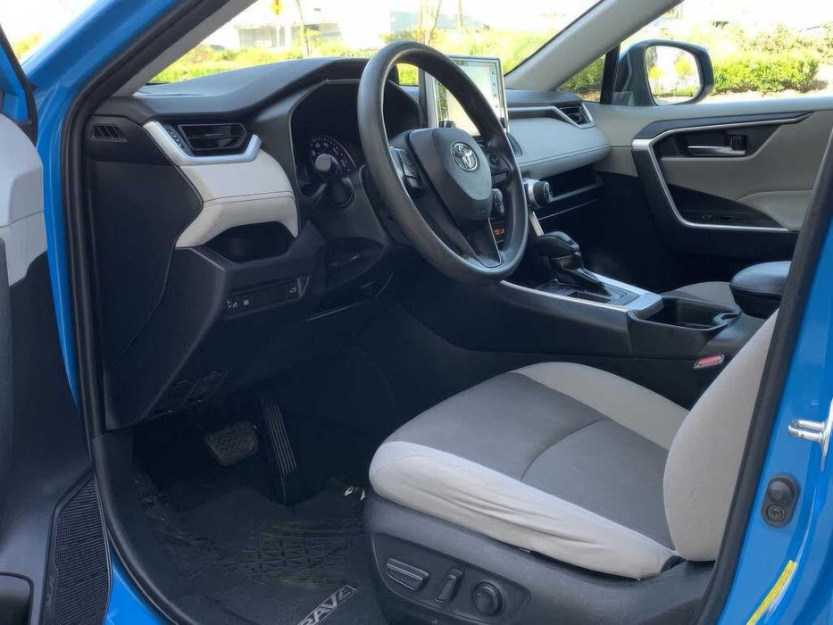 Toyota RAV4 XLE      2019