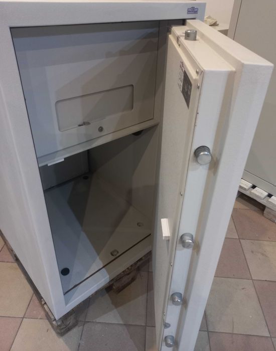 Sejf kasa pancerna transferowa Metalkas III klasa, 800 kg