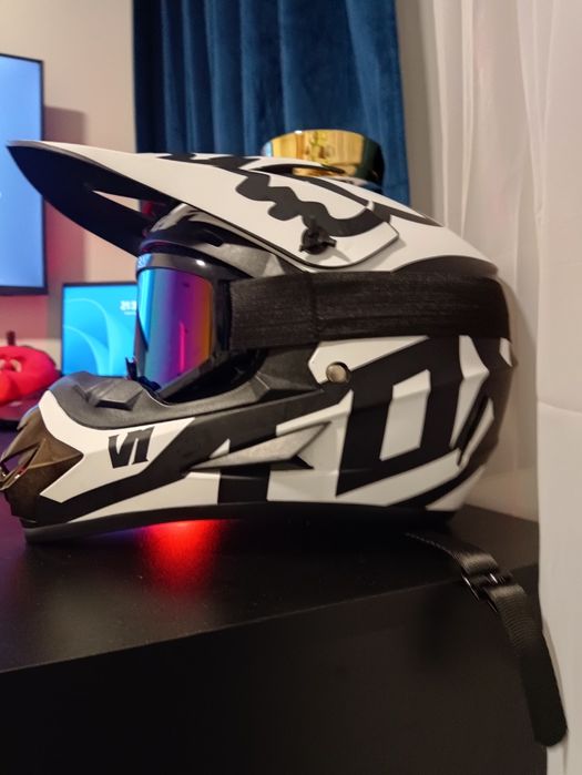 Sprzedam kask fox biały