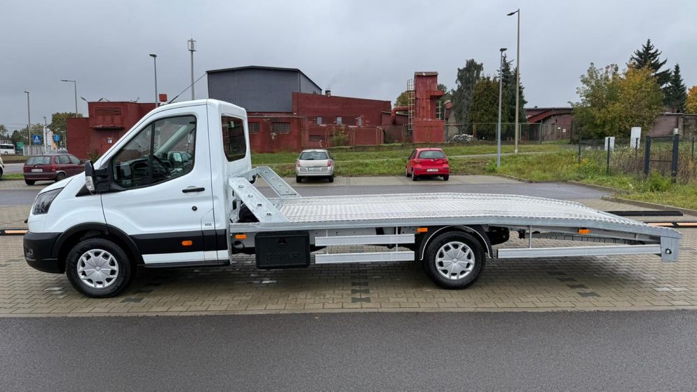 Autolaweta wynajem Nowy Ford od 250 zl