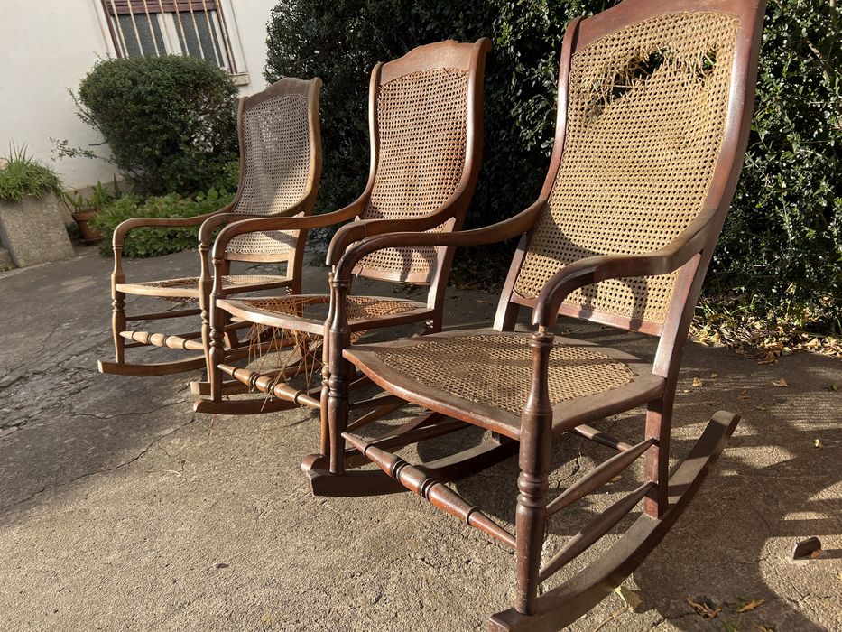 Conjunto de três cadeiras de baloiço