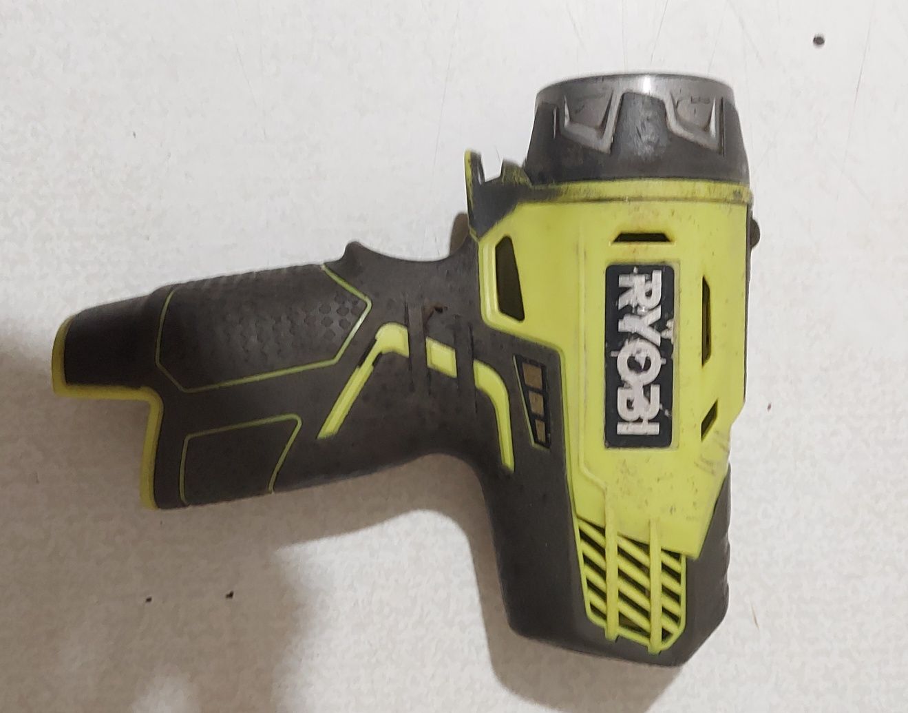 шуруповерт Ryobi R12DD-LL13S