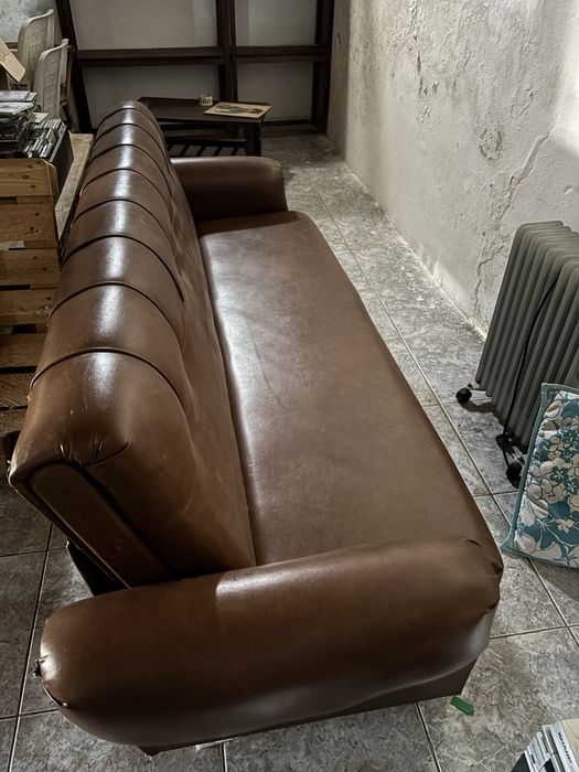 Sofá de Pele em bom estado