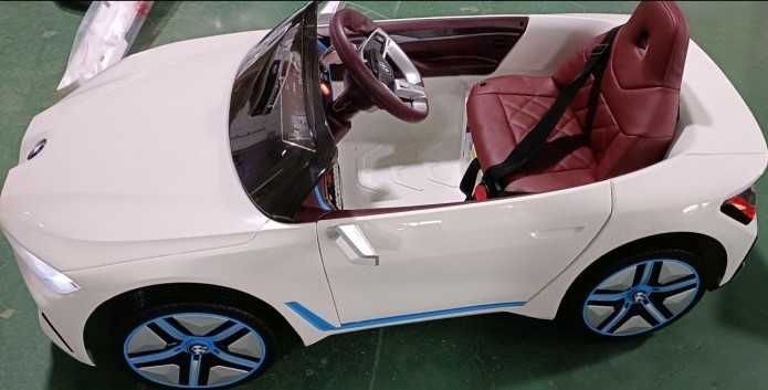 Auto BMW I4 Na Akumulator  z napędem 4x4