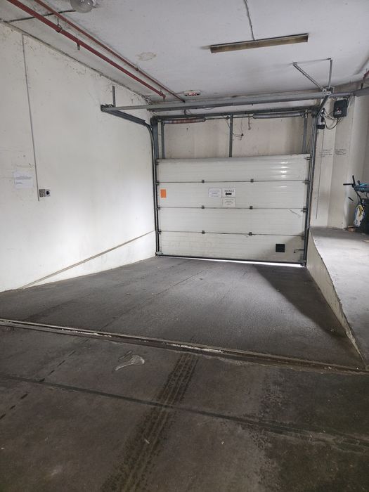 Продаж паркомімця по вул. Героїв Сталінгоаду 54 (Володимира Івасюка).